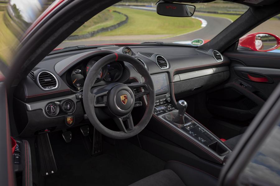 Интерьер Porsche 718 Cayman GT4 (982C) 2019 года  (WW) (фото 89 из 190)